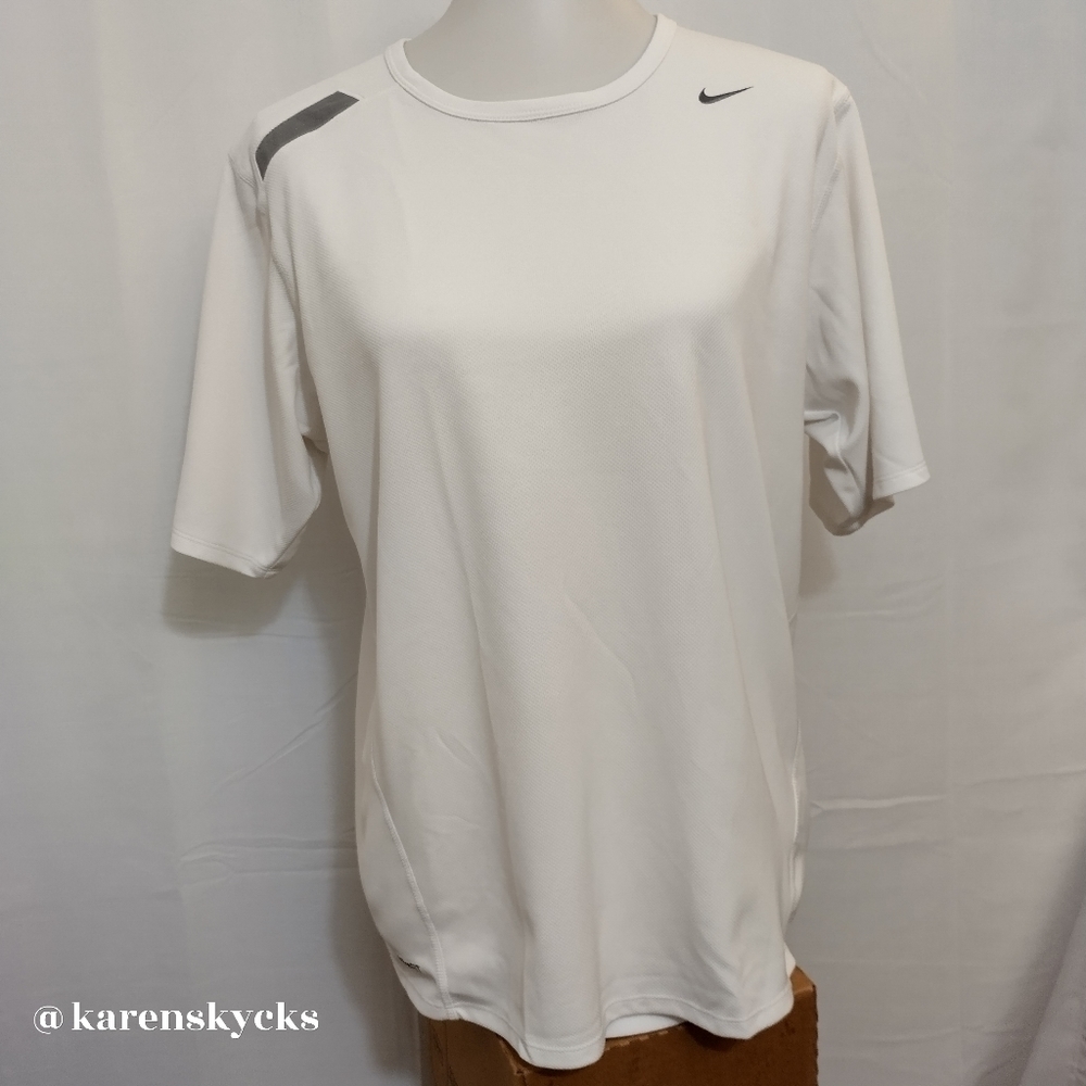 NIKE Fit Dry Sz Medium White Short Sleeve Activewear Shirt